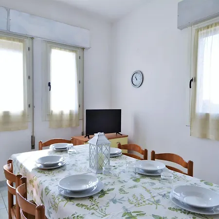 Apartment In Near Centre